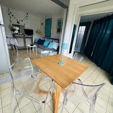 à La Maison *